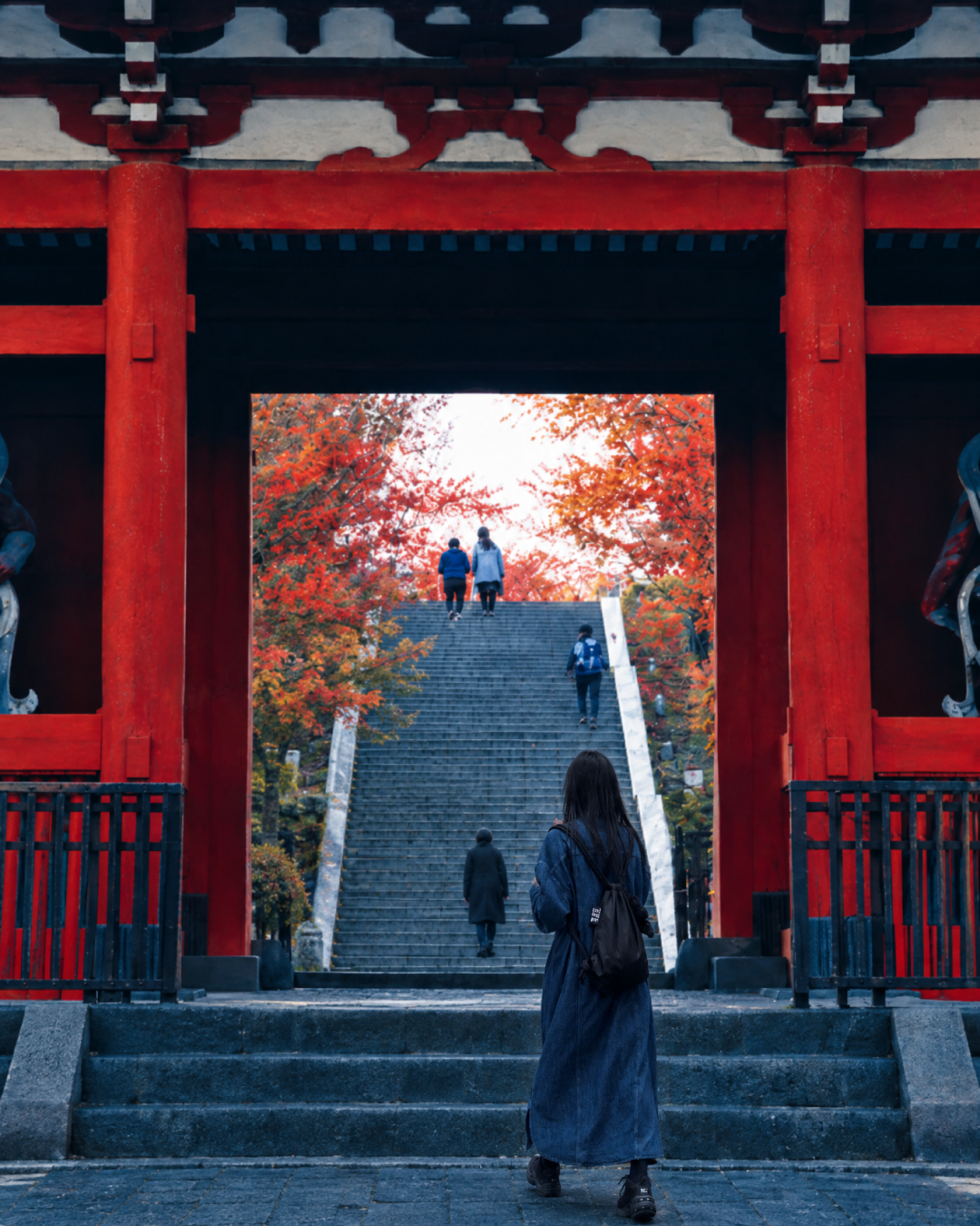 マジョレストニッチ 紅葉の山門 | バランスドパウズ